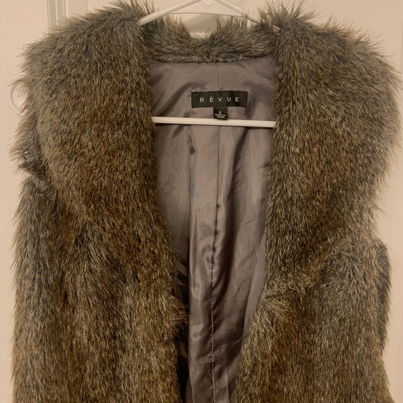 Revue Faux Fur Vest Size Small - Picture 5 of 6